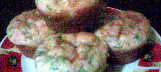 Закусочные сырные маффины с чесночно-копченой ноткой