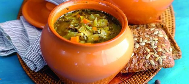 Постные щи из квашеной капусты с грибами