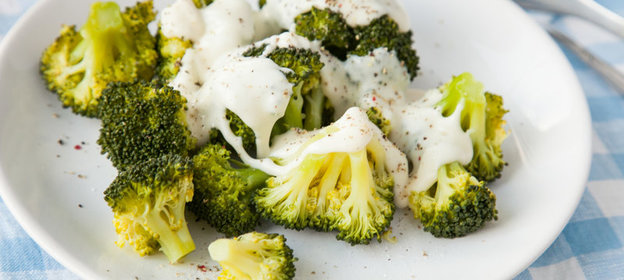 Кекс с яблоками и орехами