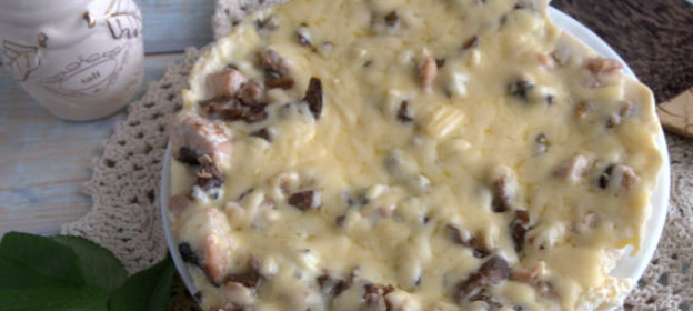 Рыбная запеканка с горбушей и грибами (в мультиварке)