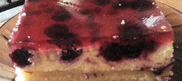 Торт творожный со смородиной в желе