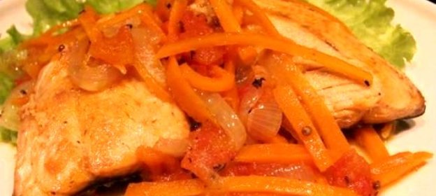 Горбуша в маринаде с морковью
