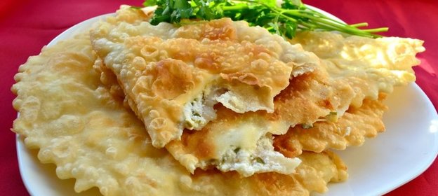 Хрустящие лепешки с сыром Фета и зеленью