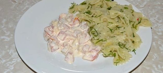 Макароны Бантики в помидорно-грибном соусе