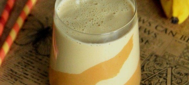 Банановый смузи с арахисовым маслом