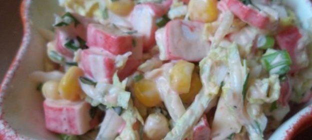 Салат с крабовыми палочками и пекинской капустой