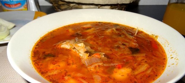 Легкий борщ с ребрами