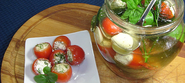 Помидоры черри в ароматном маринаде
