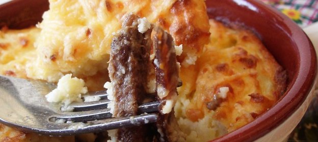 Запеканка а-ля жульен с языком и шампиньонами