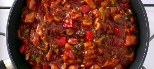 Курица в томатном соусе