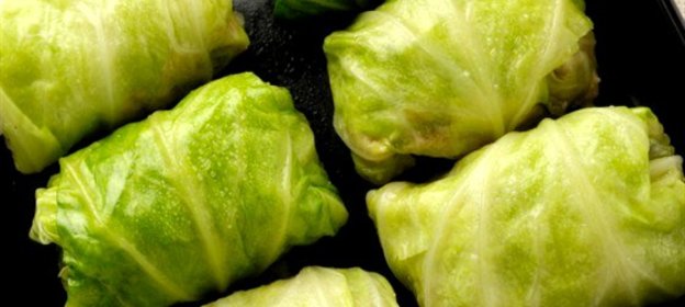 Голубцы с фруктами и сметаной