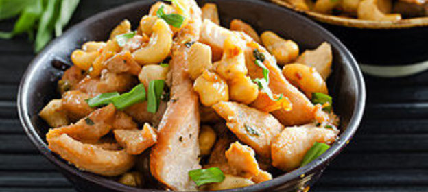 Куриное филе в тархунном маринаде в мультиварке