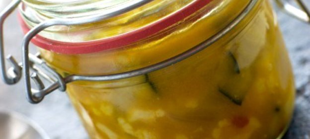 Чатни из ананаса с курагой и изюмом