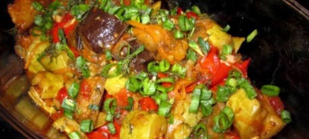 Тушеные овощи в утятнице