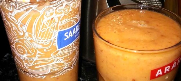 Смузи с клубникой и бананом