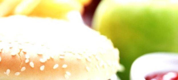 Чизбургер из свинины с авокадо и кинзой