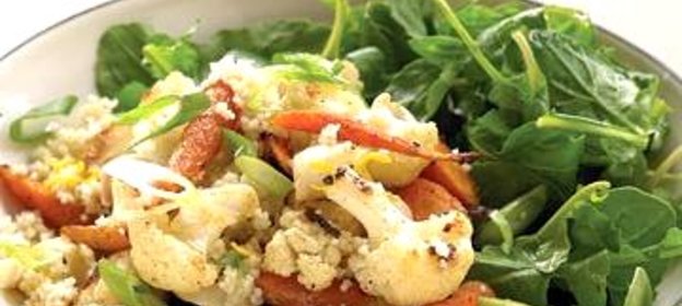 Салат с крупой и жареными овощами