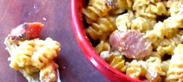 Макароны с сосиской и яйцом