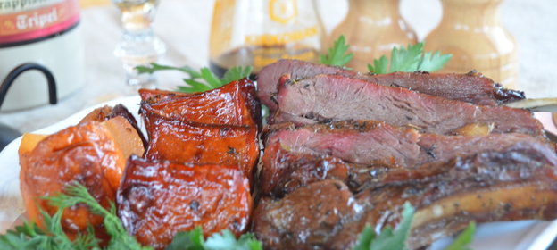 Запеченное каре барашка в соево-оливковом маринаде с пареной репой