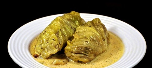 Запеченные голубцы в сметанном соусе