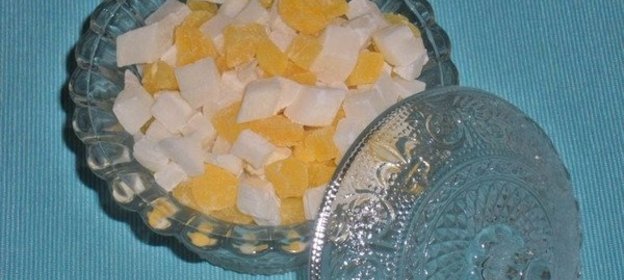 Кекс с орехами и изюмом