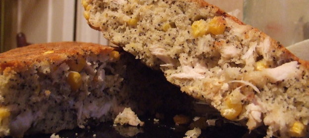 кекс с куриной грудкой, кукурузой и маком