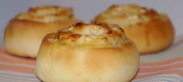 Булочки с яблочно-сырной начинкой (несладкие)