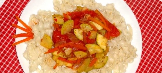 Овощная паста с кабачком