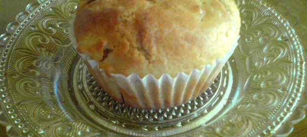 Яблочные маффины с начинкой из варёной сгущёнки