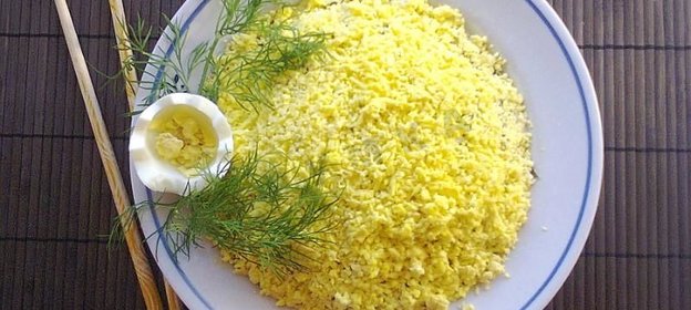 Салат морская капуста яйцо