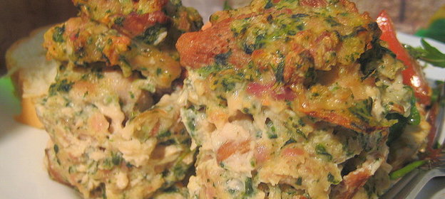 Маффины из кролика с лисичками и шпинатом