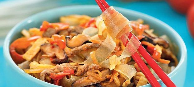 Картофельная лапша с овощами