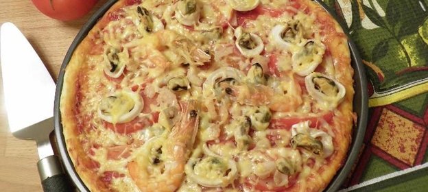 Пицца с морепродуктами в духовке