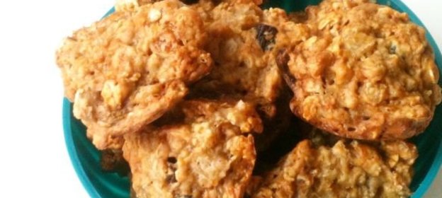 Овсяное печенье с курагой и изюмом
