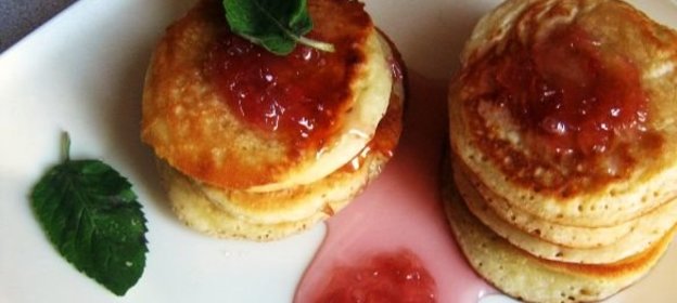 Пышные оладьи на кислом молоке