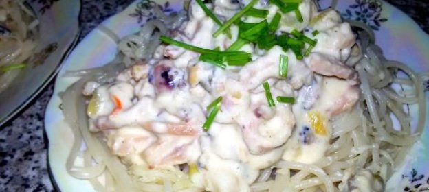 Спагетти с морепродуктами в сливочном соусе