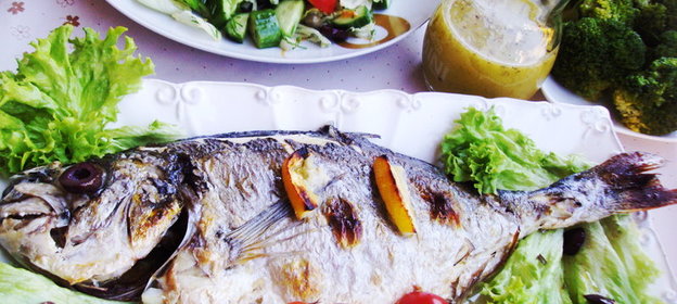 Морской окунь (дорада, сибас) запеченный