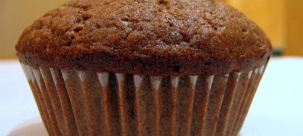 Банановые кексы с шоколадом и орехами