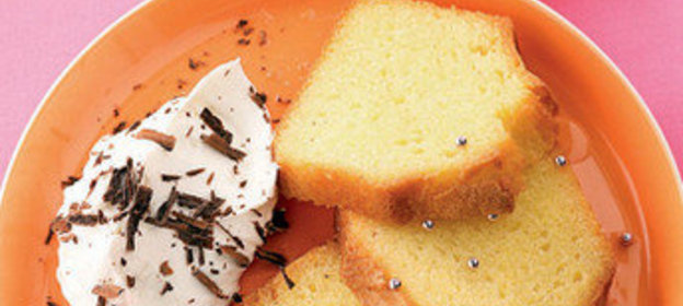 Кекс с соусом лимончелло