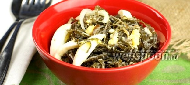 Салат с морской капустой и яйцом