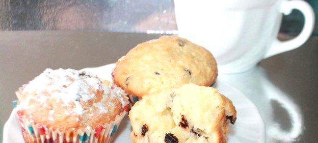 Творожные кексы с шоколадом для выпечки