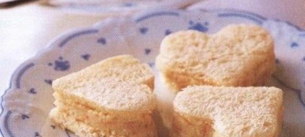 Бульон с хлебными клецками на масле