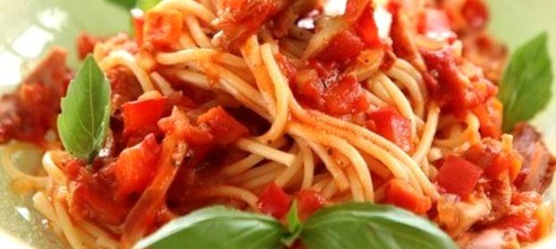 Спагетти с соусом из болгарского перца