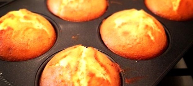 Маффины с персиками