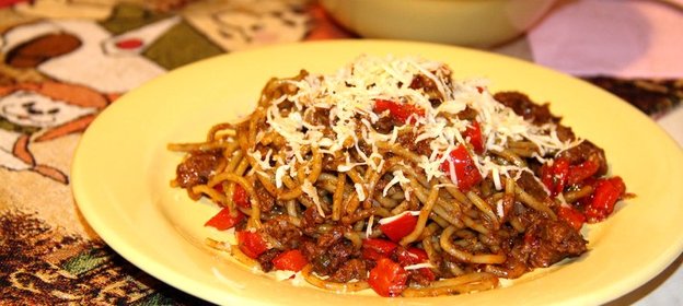 Паста с тушенкой и болгарским перцем