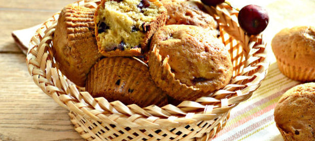 Маффины с вишней и мускатным орехом