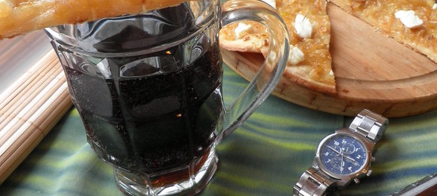 Пицца с карамелизованным луком и фетой