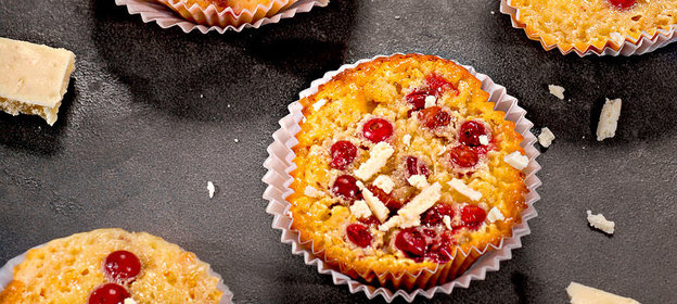 Чизкейки с белым шоколадом и клюквой