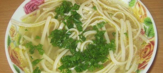 Куриный бульон с лапшой