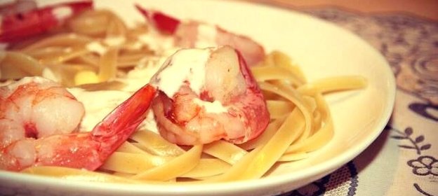 Паста с креветками и сметанным соусом